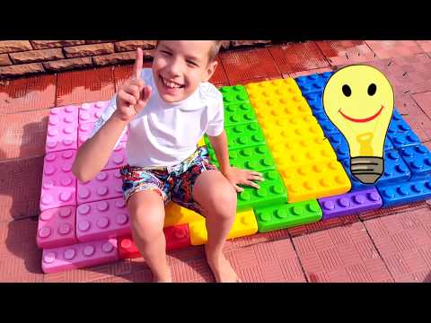сломали плот из мега лего кубиков * челленж попади кубиком на матрас игры в бассейне pool for kids