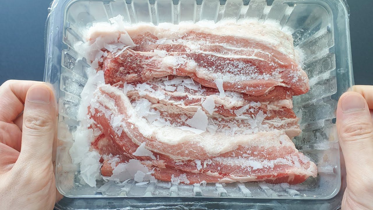 특제 소스를 곁들인 삼겹살찜