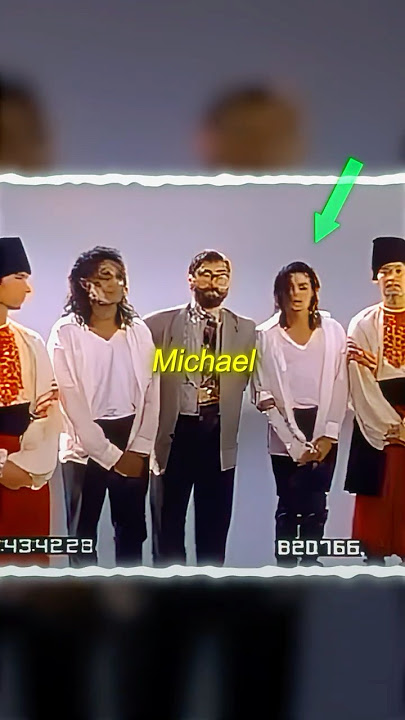 Michael Jackson BURSTS OUT LAUGHING at Impersonator😂