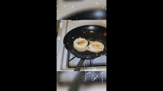 How to make  McDonald's egg muffin with a twist|| Jalloh's Kitchen