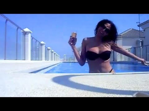 Luisa Marilac em Roqueta del Mare - Espanha