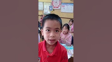 con gì có cánh mà không có lông?