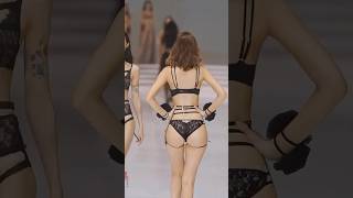 深圳國際內衣展外籍內衣模特秀出完美好身材