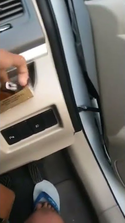 Story'wa naik mobil Ertiga