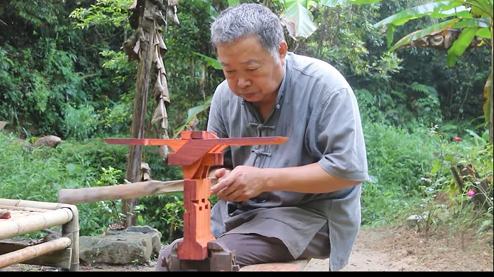 Grandpa Amu makes a variety of Luban stools and Luban tables from the whole wood - DayDayNews