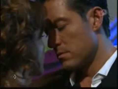 Fernanda y Franco(Eduardo) bailan juntos en la fie...