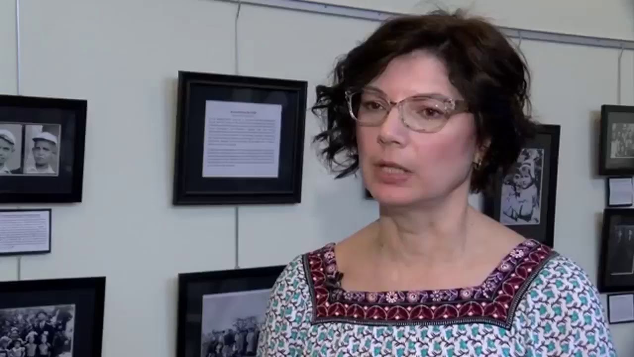 CANDLES holding art in contest marking anniversary of Auschwitz liberation