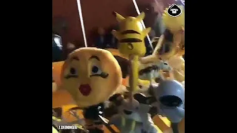 #Art #Deininger highlights the amount of use #plastic and #waste disposed of in the #worlds #oceans.