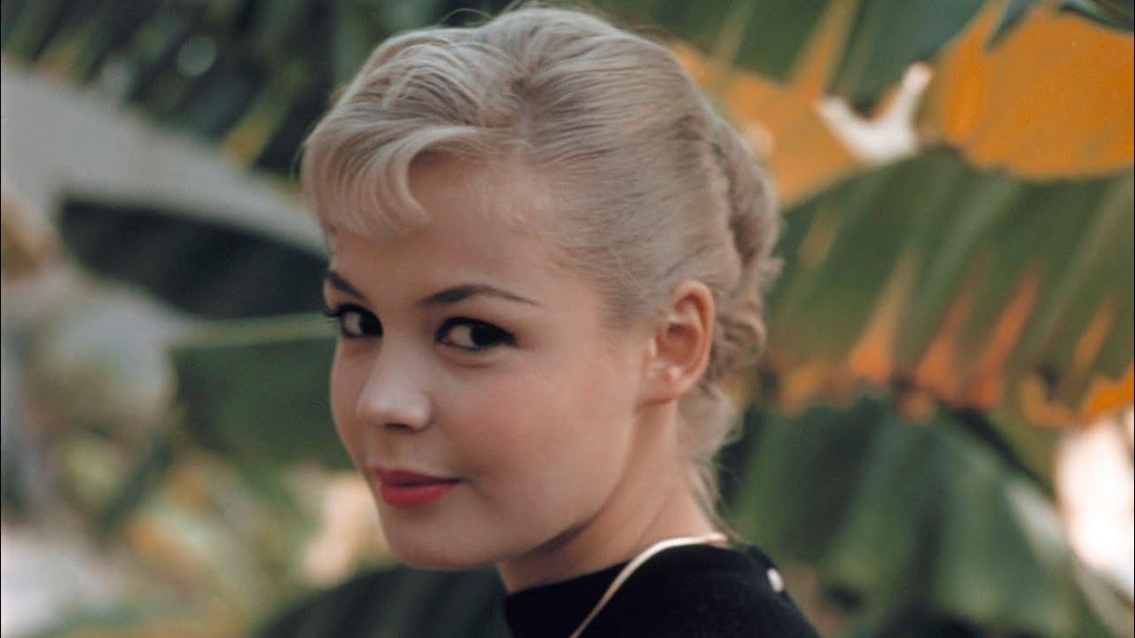 The Short and Tragic Life of Sandra Dee - YouTube