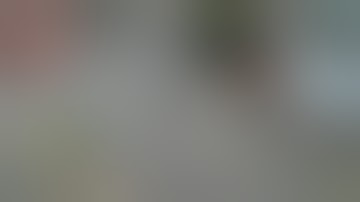 Defender Drops an Uno Reverse On Armed Robber