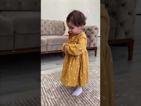 Halay çeken bebek