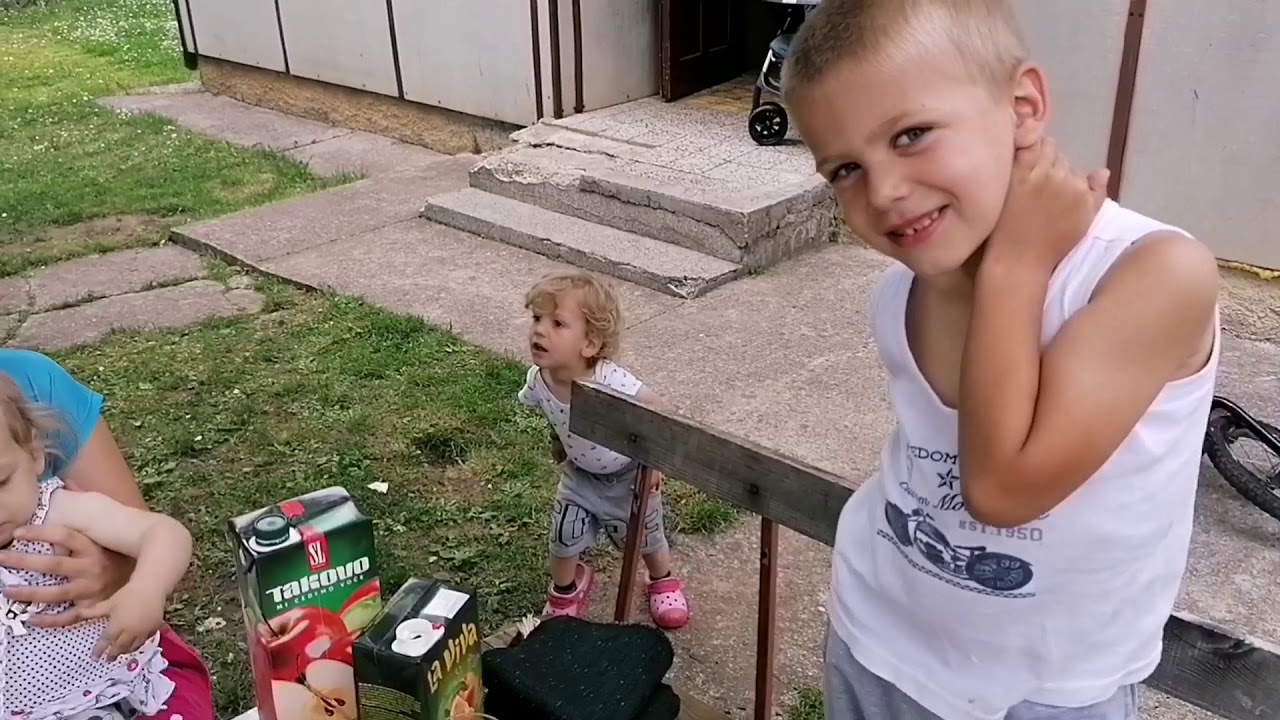 rajce.idnes. boyrajce.idnes. z Četvoro malih Krunića, lijepa djeca koja odrastaju u teškim uslovima -  YouTube