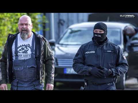 Video: Neo-nazi este neonazi ucraineni. neonaziști ruși