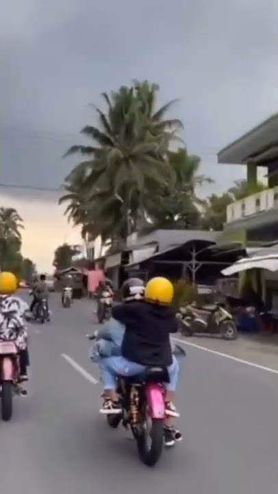 cewe cantik naik RX king bikin salfok #shorts #cewekcantik