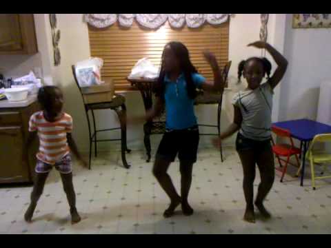 Little girls dancing for JESUS...awwww