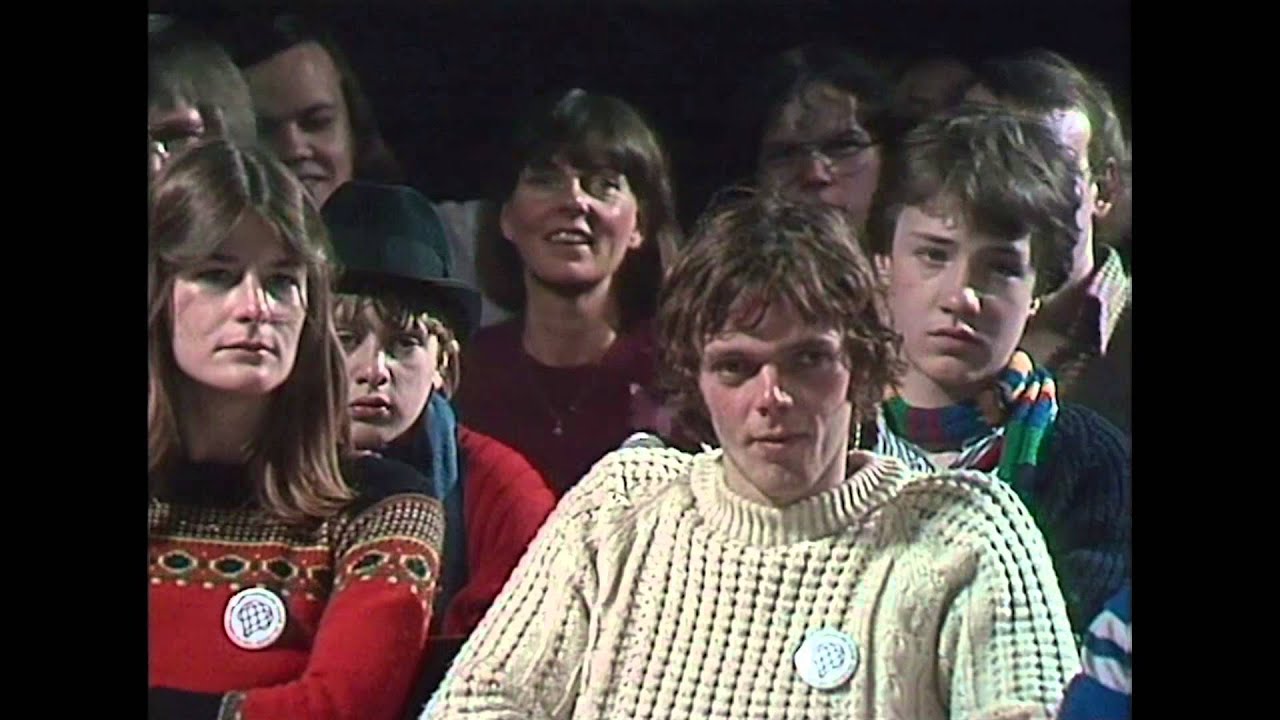 Jacobse en van Es zingen! - Van Kooten en De Bie - YouTube