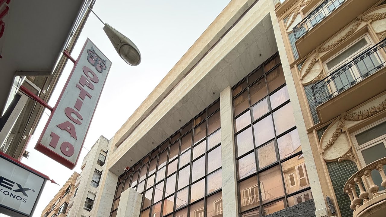 Un piso en venta de 250m en pleno centro de Cartagena. Se vende en calle Mayor 