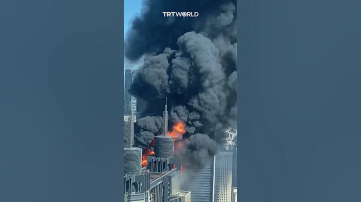 High-rise building in China engulfed in smoke and flames - DayDayNews