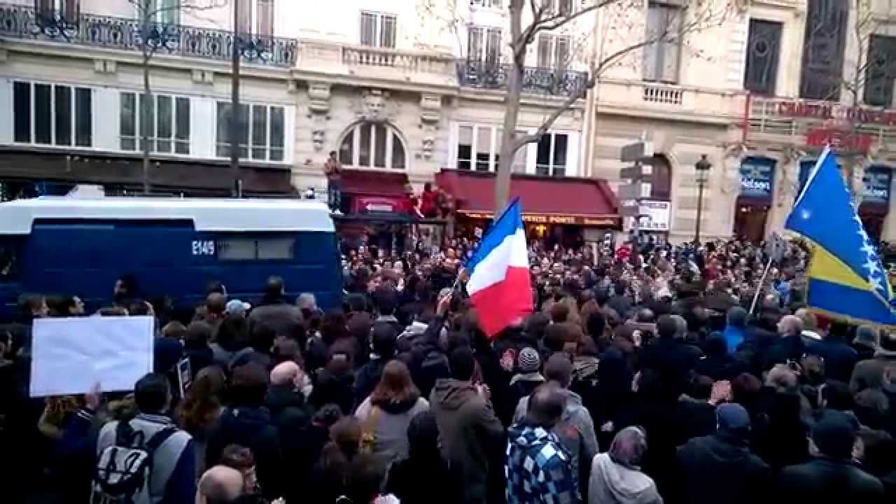 #JeSuisCharlie - La police applaudie par les manifestants (Police ...