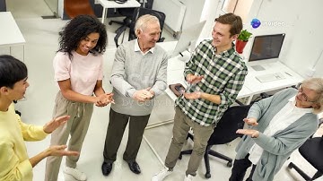 DeepSeek vs. OpenAI Stargate: AI Race Showdown!