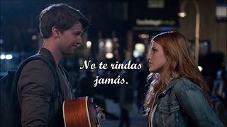 Video thumbnail of "Bella Thorne - Charlie´s song - Walk with me (Letra Español) -  Midnightsun"