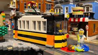 LEGO low-floor tram, hiding the wheels with tiles