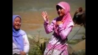 WANITA LUHUR - Haji QOMAR