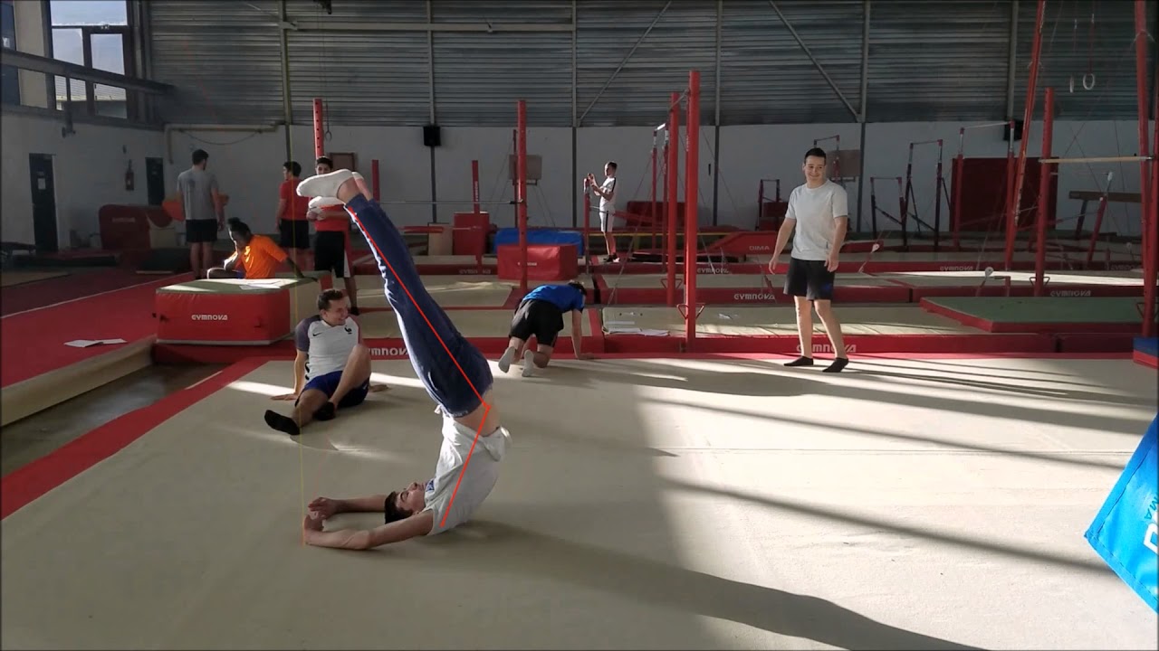 Analyse comparative de la roulade arrière bras tendus avec passage à  l'ATR.