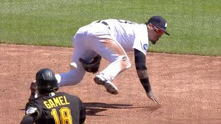 HOW DID JAVIER BÁEZ MAKE THIS PLAY?! He is a MAGICIAN! (Insane between-the-legs flip gets runner)
