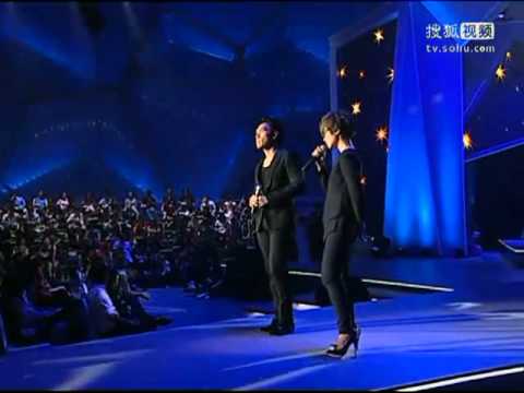 20120815 第二届搜狐視頻電視劇盛典 楊宗緯  周筆暢 演唱  -新不了情