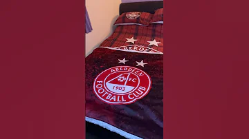 Nice Tidy Bedroom With Aberdeen Fc Duvet And Blanket On Slow Mo Video 1 27 09 23 AberdeenFc Home 