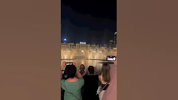 Amazing Dancing Fountain Show In Dubai النافوره الراقصه Dubai برج خليفة 