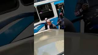 Enfrentamiento entre funcionario policial y colectivos en caracas PARTE 1 screenshot 5