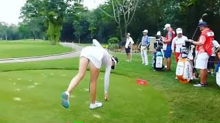 Chicas jugando al golf muy bien - YouTube