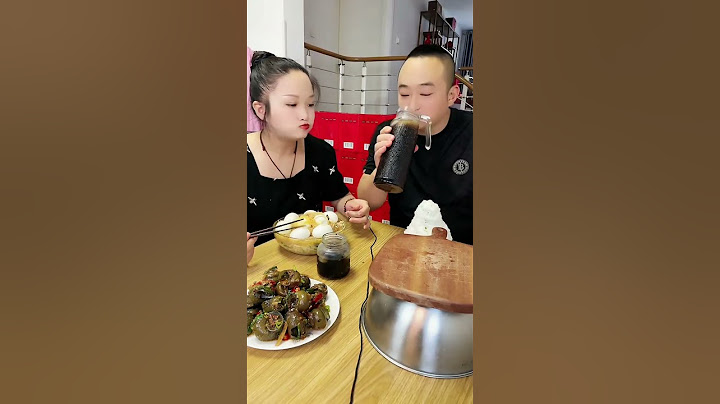 不让我吃我就偷着吃 #吃饭了 #夫妻 #红烧肉  #搞笑吃播 #food #mukbang  #吃货推荐官 #tiktok #funny  #挑食 #eat #好吃还顶饱