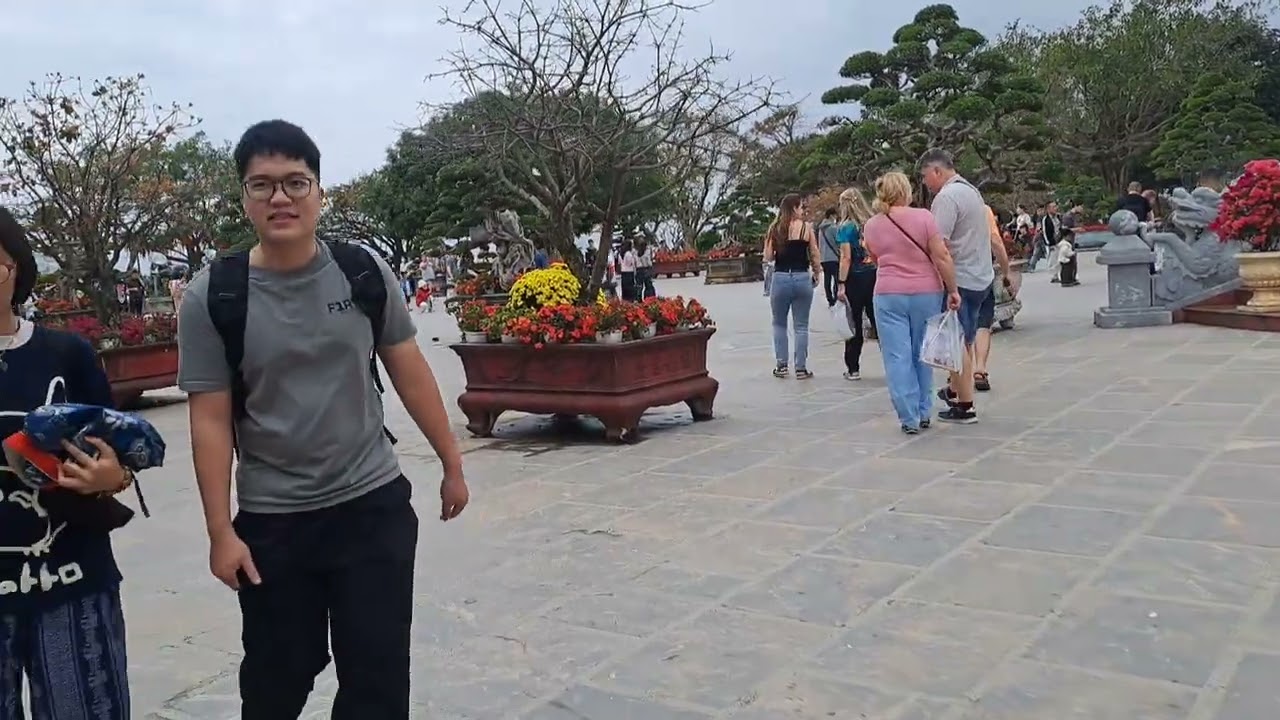 Du xuân mùng 3 tết chùa linh ứng đà nẵng 2026