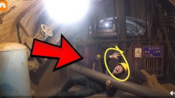 He Was Focused on Working and Didn’t Notice… Then This Happened!