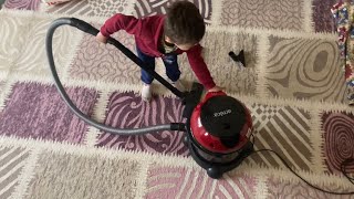 Ahmet’le Elektrik Süpürgesi Aldık. Ahmet Kurulumunu Yaptı Ve Evi Süpürdü.