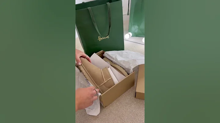 UGG Ultra Mini Unboxing ☁️