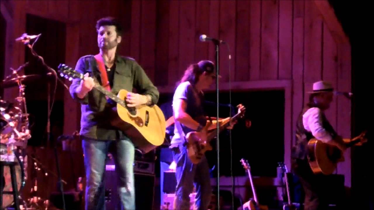 Billy Ray Cyrus - "Where'm I Gonna Live" LIVE in Renfro Valley