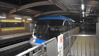 東京モノレール10000系大井競馬場前駅通過シーン