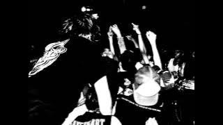Underline - Intens Untuk Memukul