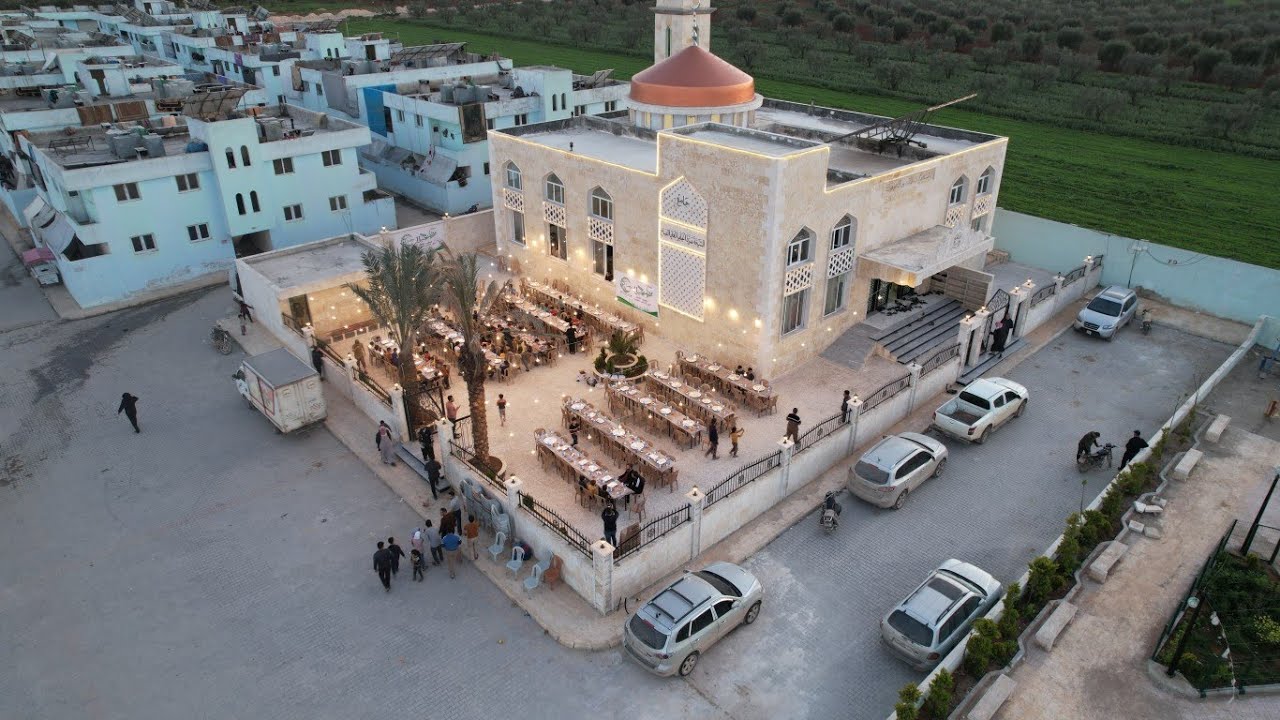 الأجواء الرمضانية مأدبة الإفطار الرمضانية في قرية السلام الثانية إعزاز - ريف حلب الشمالي