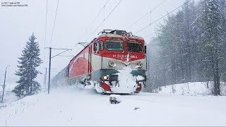 Trenuri prin ninsoare în Sinaia / Trains in a Winter Storm in Sinaia