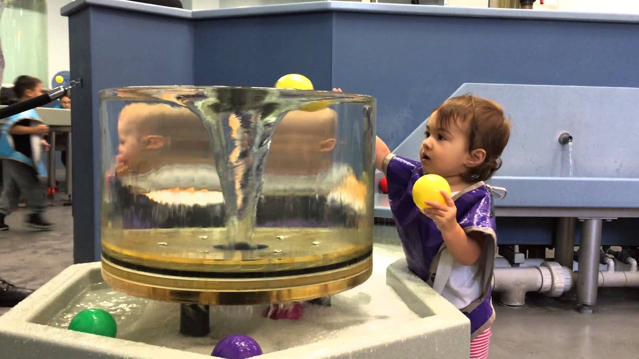 Water play at the San Jose Childrens Discovery Museum - YouTube