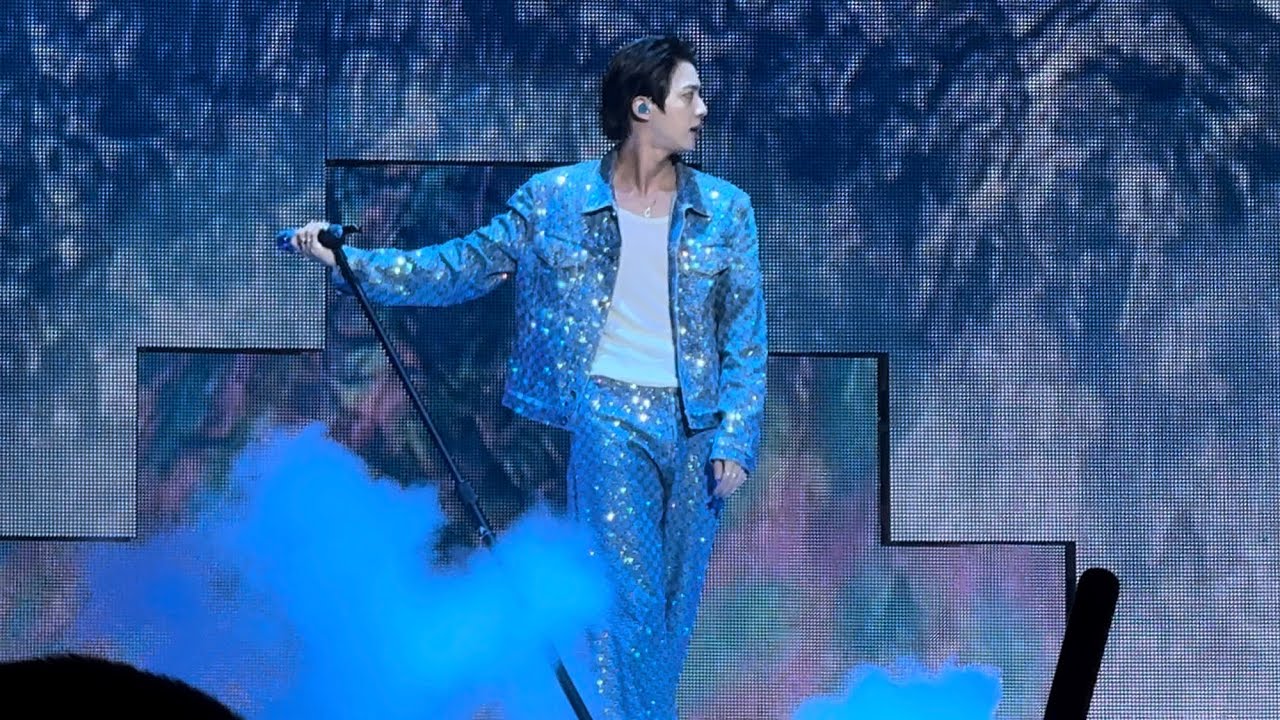 250717 - With The Clouds - Jin - ANAHEIM D1 - 4K 직캠 FANCAM