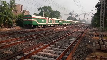 Chase, parallel action and race:- WDM3A lead MAITREE Exp. being chased by WAG5P lead MAA TARA Exp.