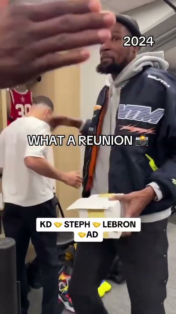 NBA legends linking up in the locker room ?