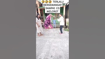 Thumbnail of IBU IBU KOCAK SAMPAI CELANA MELOROT#shortsfeed#kabarkerkini #beritaterkini#trendingshorts #fyp