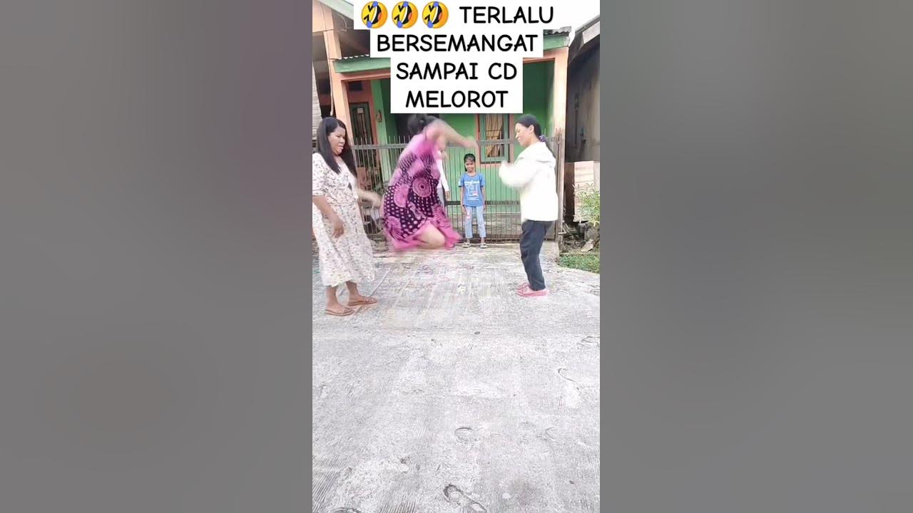 IBU IBU KOCAK SAMPAI CELANA MELOROT#shortsfeed#kabarkerkini #beritaterkini#trendingshorts #fyp